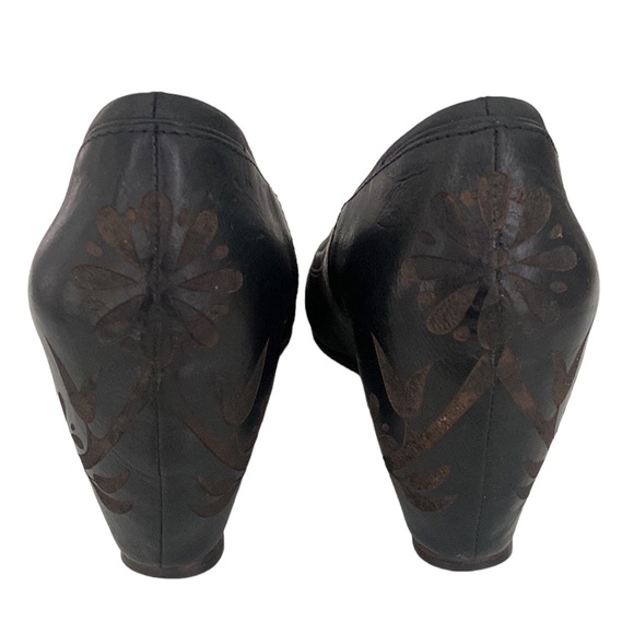 Modern Vintage Black Leather Floral Laser Cut Hidden Wedge Pumps - Picture 3 of 10